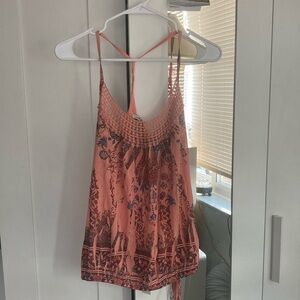 Peach tank with design